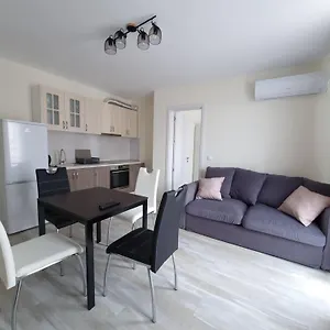 https://apartamenti-jilistna-sgrada-oreh.sunnybeach-hotels.org